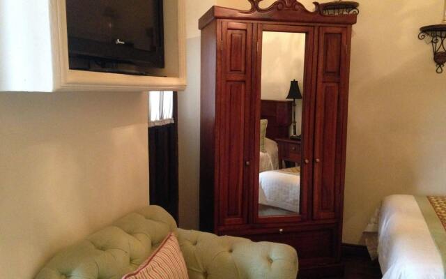 Roka Plaza Hotel Boutique