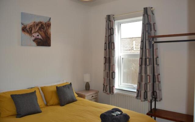 The Moo House - 2 Bedrooms Apartment - Stayseekers