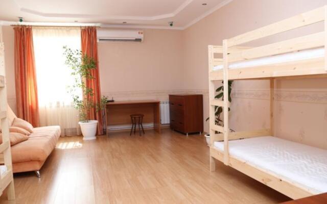 Spacious Apartment on Chernyshova