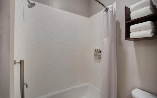 Staybridge Suites Holland by IHG