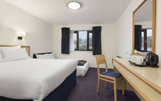 Days Inn Bridgend Cardiff M4