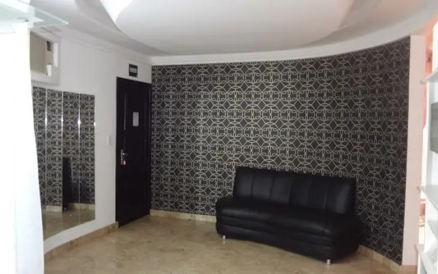 Plaza Motel (Adult only)