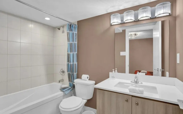 Stylish Mississauga Lower Unit BBQ Yard Paradise