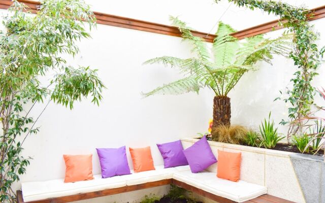 Vibrant and Quirky Garden Flat Central Brighton