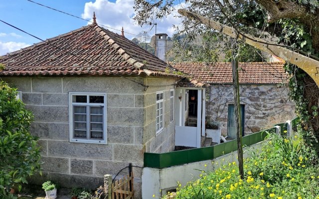 Charming 2-bed Cottage in Santa Marinha do Zêzere