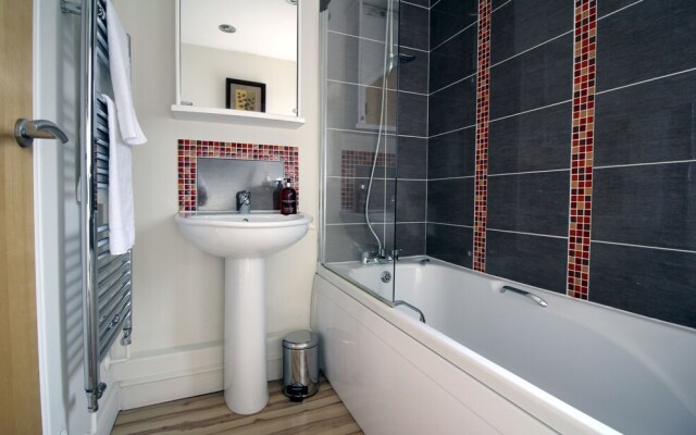 Lux Living Apartments - Alpha Apartments