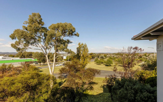 Ramada Diplomat Canberra