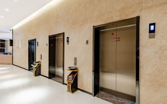 Xuancheng Fenglai Hotel (Wanling Lake Scenic Area Wanda Plaza)