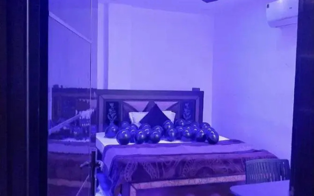 Oyo Flagship 808177 Hotel Red Carmine