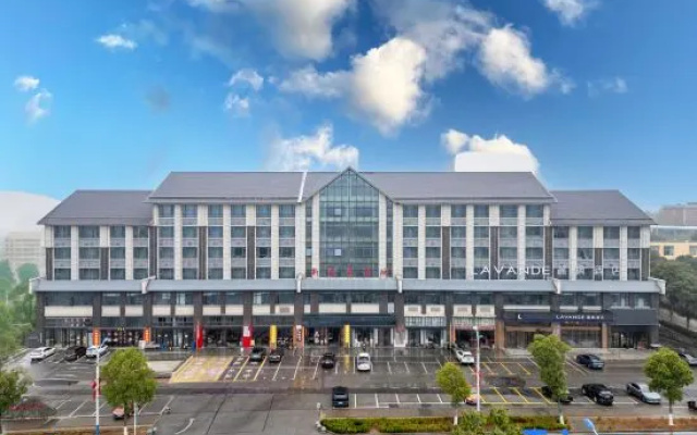 LAVANDE HOTELS  (Shaoshan Former Residence Scenic Area High-speed Railway Station Branch) – Exterior – Xiangtan