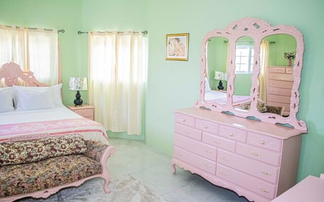 The Hamilton's Nature Villa