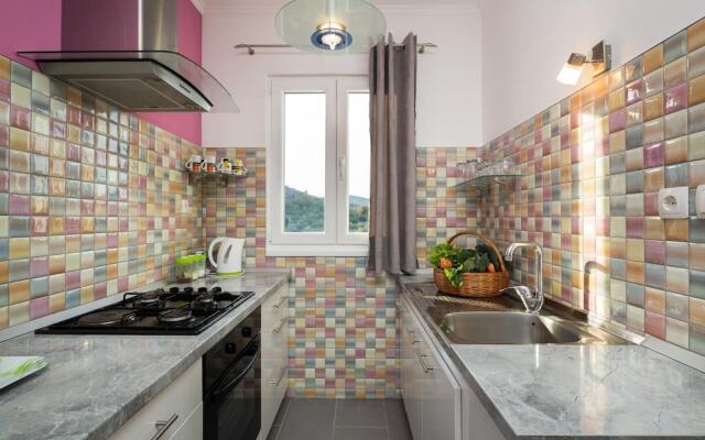 3 - Modern Apartment With Garden, 80m From Beach