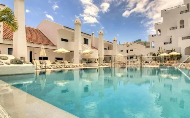Belvilla by OYO Luxury Penthouse Garajonay