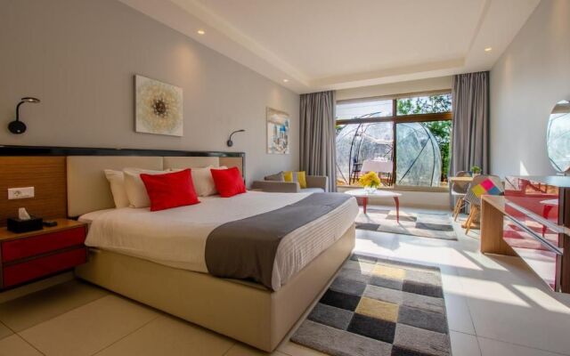 The Ray Hotel & Studios