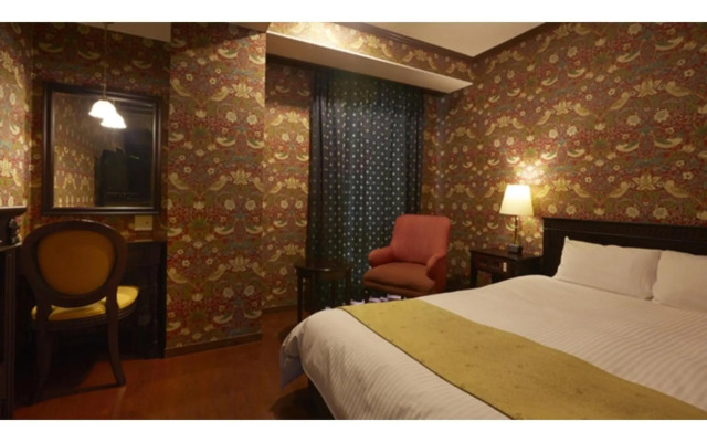 Old England Dogo Yamanote Hotel