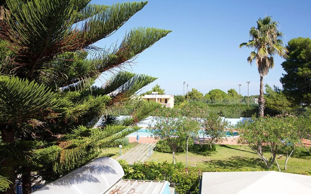 Glicine Apartment With Pool in Residence