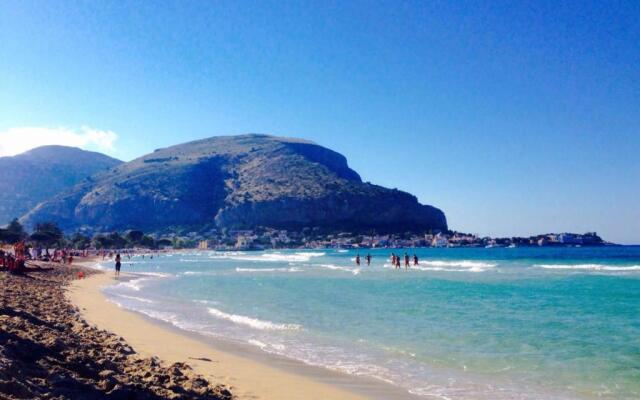 La sirena sul mare di Mondello