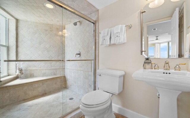 Seaspray East 825-gulf Front