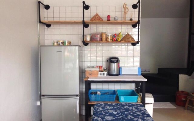 D-hub Hostel