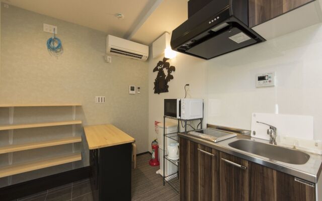 Ryoma Higashiazuma - Hostel