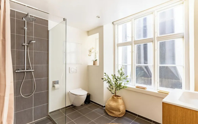 Sanders Regent Bright Apartment in City Center
