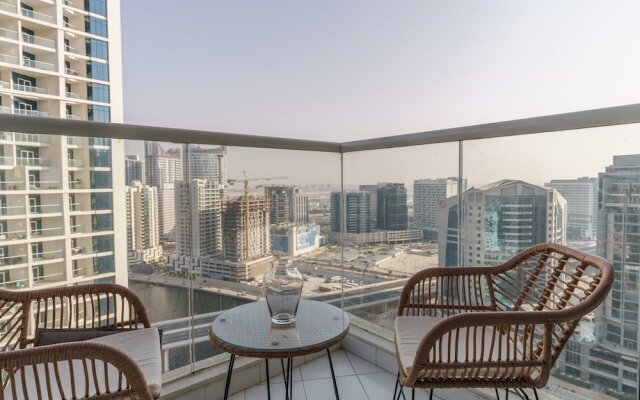 Eloquent Cozy Studio with Incredible Canal Views