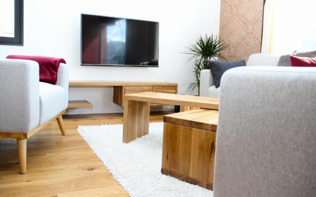 3,5 Zimmer Dachwohnung: Modern, komfortabel, zentral, mit Bergsicht