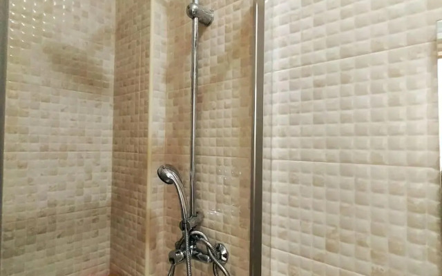 Best location 2 bed2 bath w/lift in town! (Kosher)