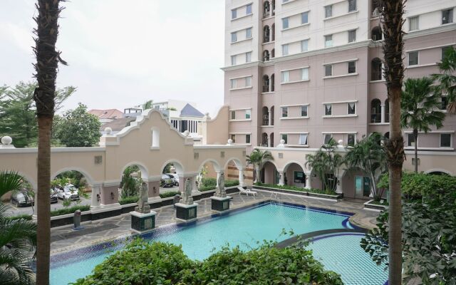 Classic and Warm 2BR Gading Mediterania Apartment