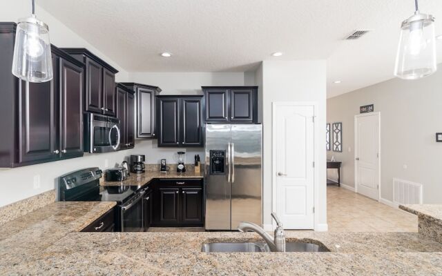 Mansion on Mrytlewood