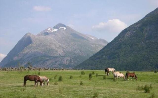 Dønhaug Gjestegard