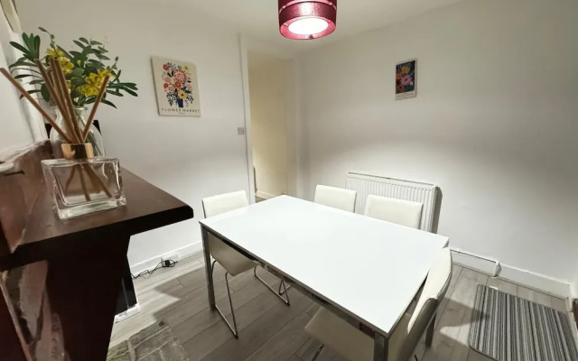 South Croydon - Sleeps 4 - Garden - 85walkingscore