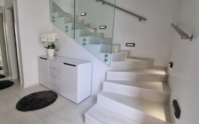 Holiday House Gavran