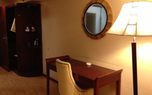 Eagle Canyon Hotel