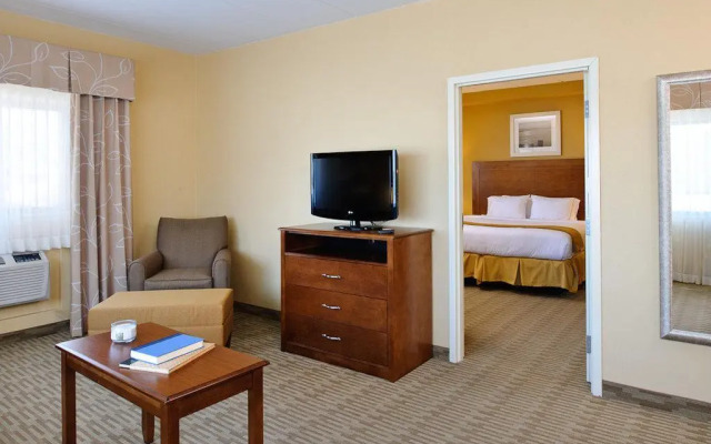 Holiday Inn Express Philadelphia Airport by IHG