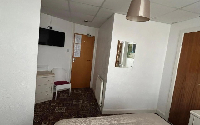 OYO Delton Hotel Blackpool Pleasure Beach