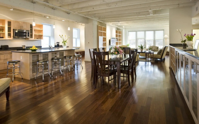 Grand Eastonian Hotel & Suites