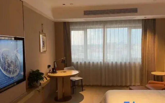 Vienna International Hotel (Shaoguan High speed Railway Station Square Branch)