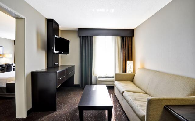 Holiday Inn Express Romulus / Detroit Airport by IHG