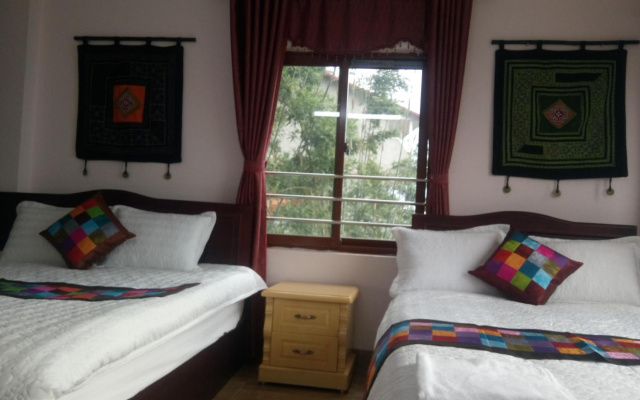 Black H'mong View Hotel