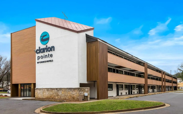 Clarion Pointe Kennesaw Town Center