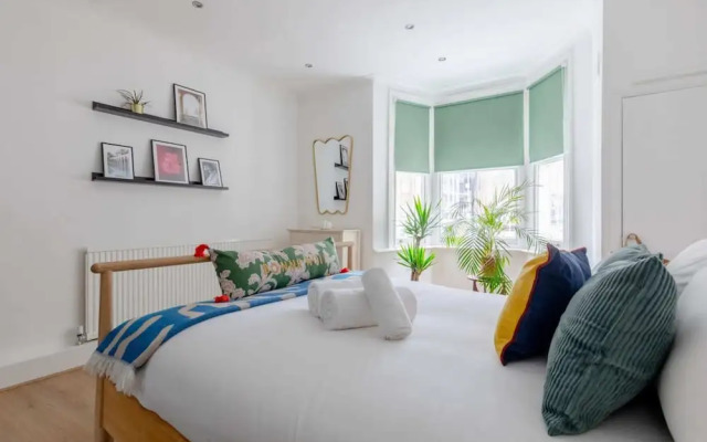 Central & Charmingly Curated 1BD Wifi Fulham