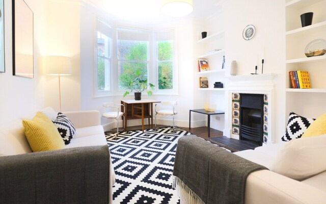 2 Bedroom Apartment With Garden