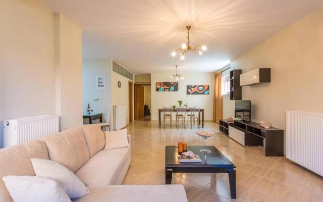 Eva home, 200m from the sea!