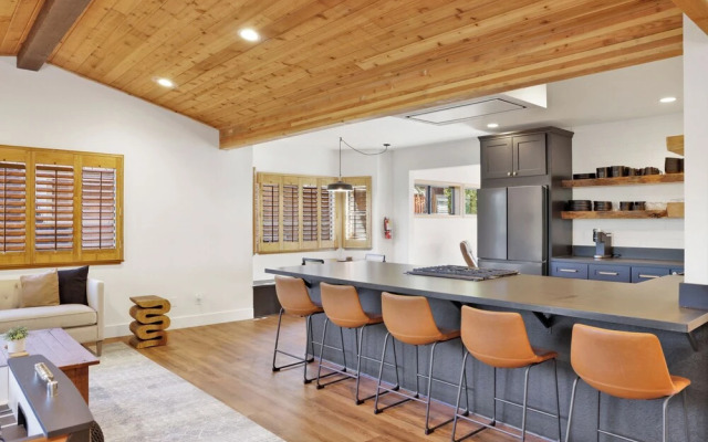 Gold Mountain Hideaway! #2350