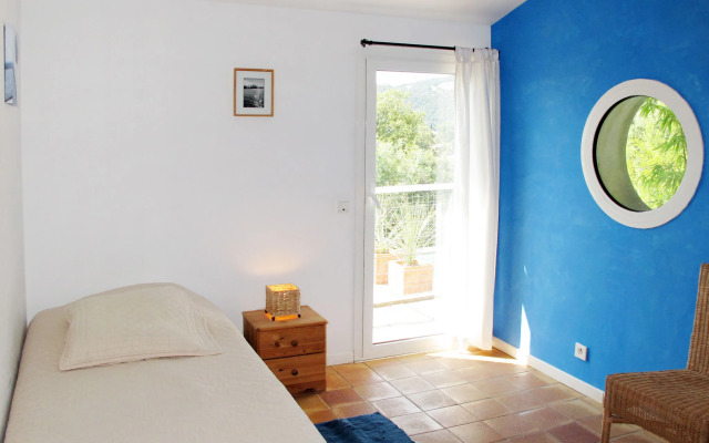 Sainte Claire (HYE150)