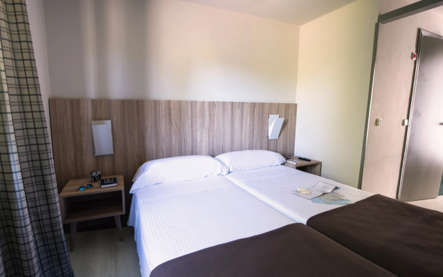 Hostel Monte Do Gozo