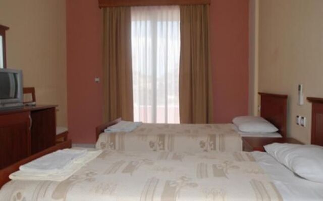 Helia Hotel