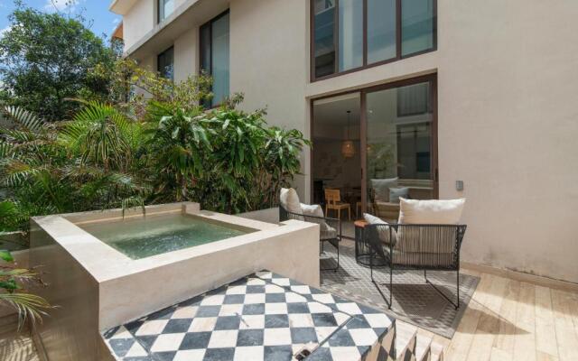 205 Perfect Location 3 bedrooms Apartment