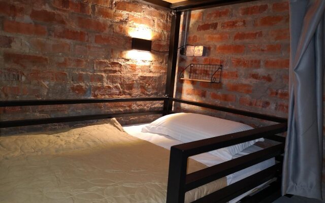 Iron Inn - Hostel